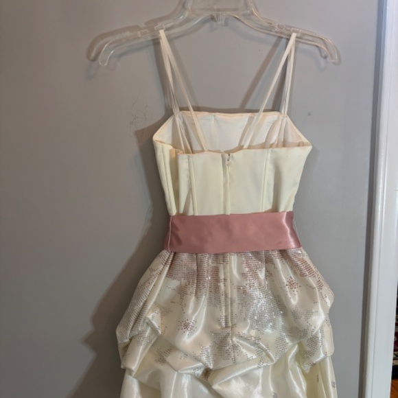Jessica McClintock Jr. Size 1 Creme Bubble Hem Dress with Dusty Rose Satin Bow - Picture 2 of 7
